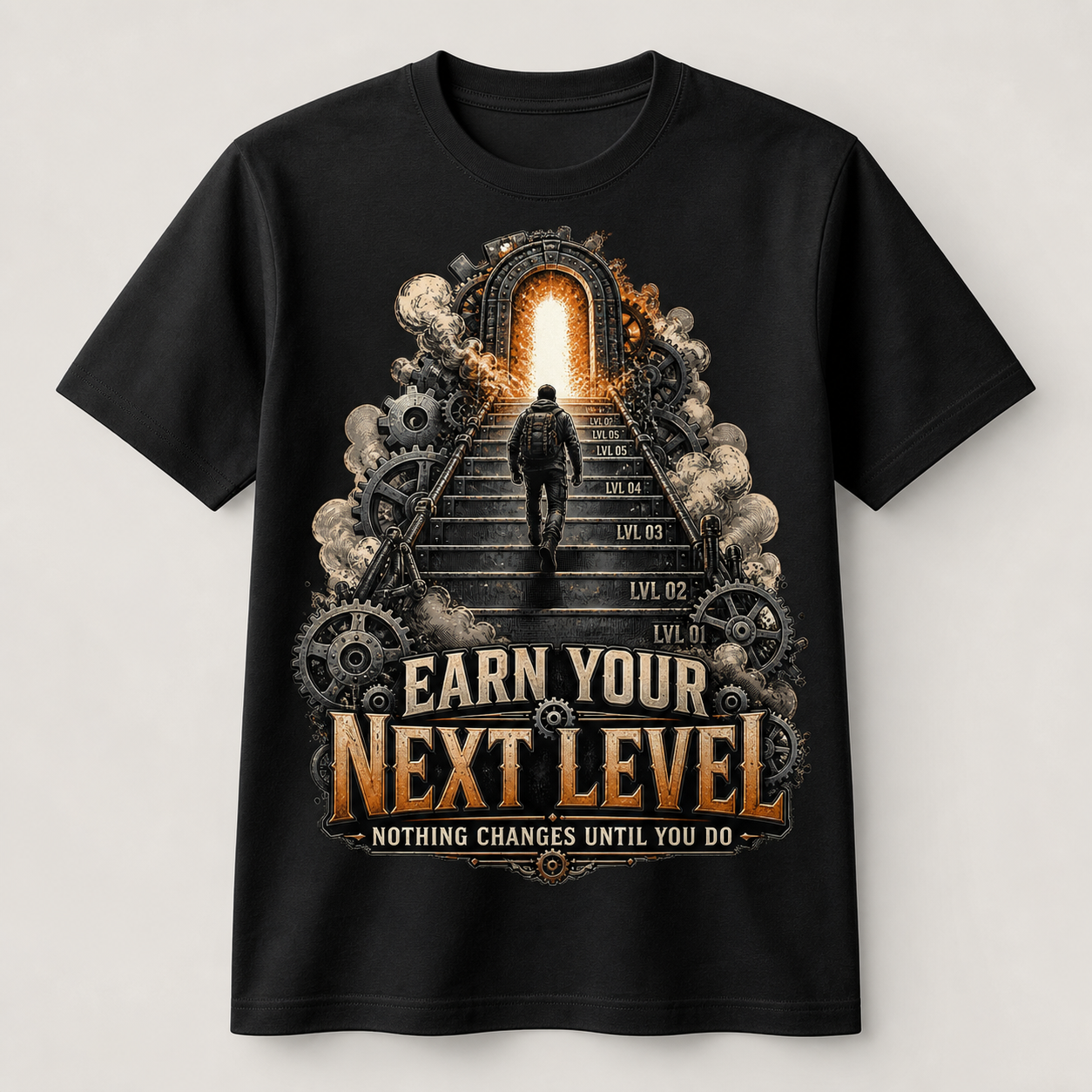 Camiseta negra Earn Your Next Level con escalera, engranajes y puerta luminosa